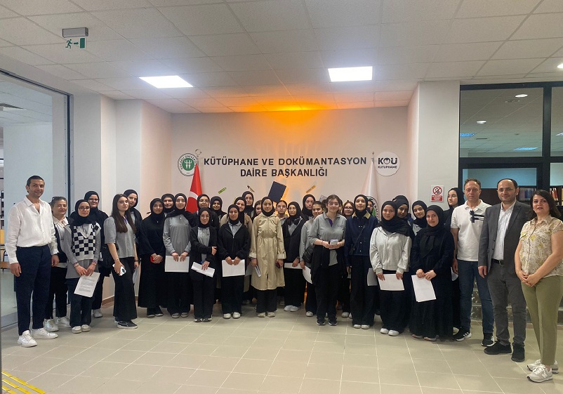 Derince Kız Anadolu İmam Hatip Lisesi Öğrencileri Kütüphanemizi Ziyaret Etti